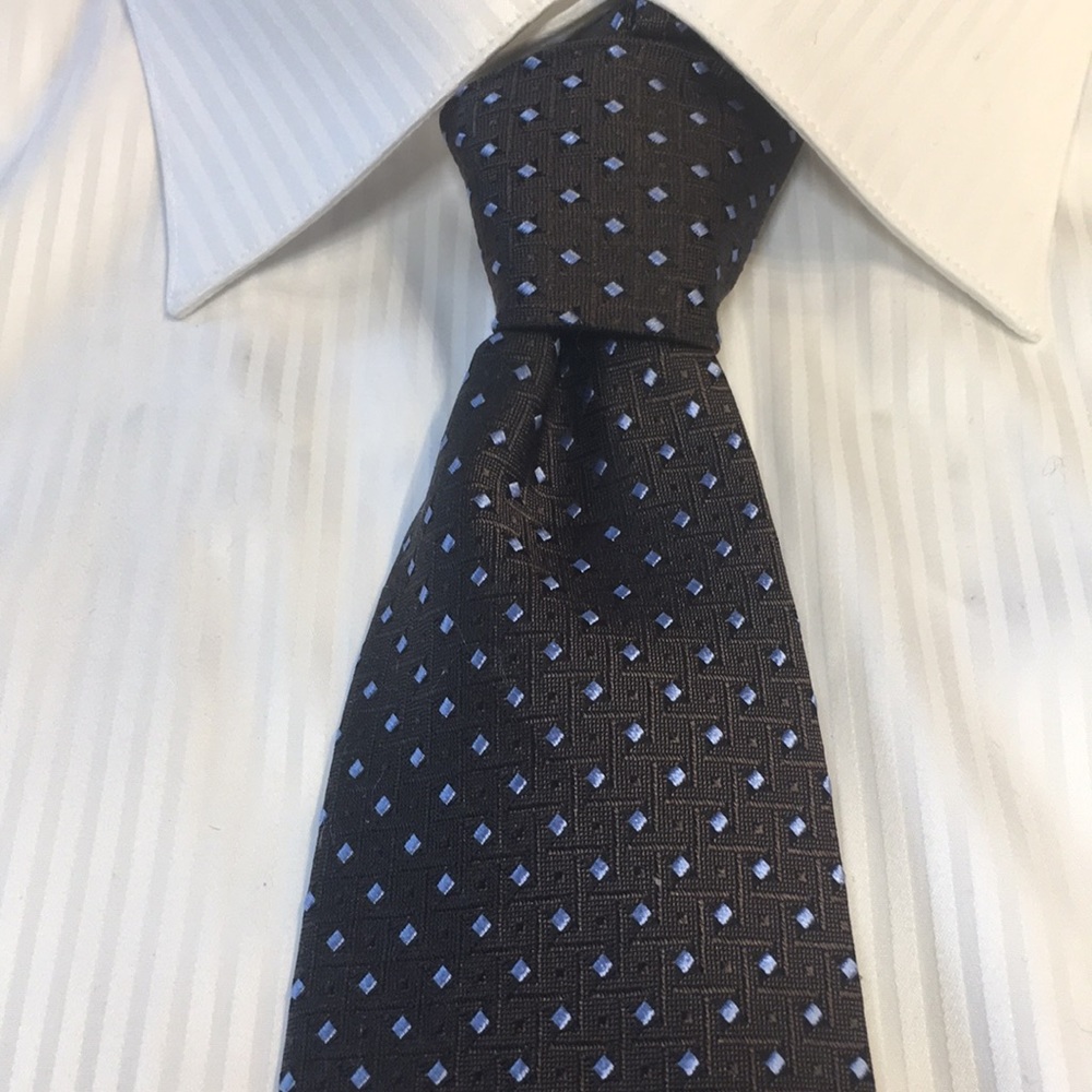 Perry Ellis Portfolio dark brown with light blue dots silk tie.